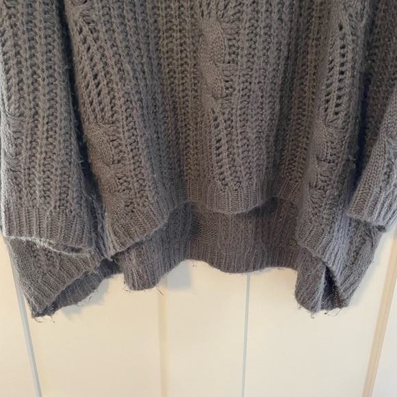 Urban Outfitters x UNIF chunky cable knit sweater - Picture 5 of 9